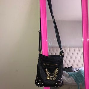 Claire’s side purse